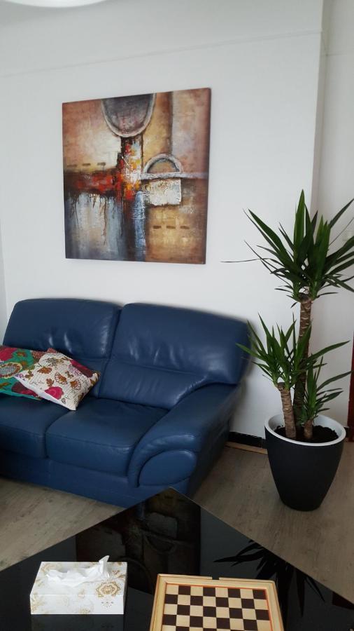 Appartement Avec Terrasse Quartier Montplaisir Arles Esterno foto